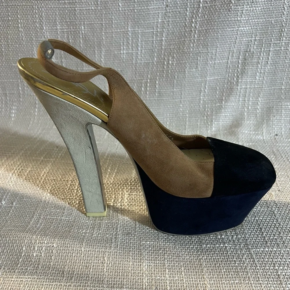 Yves Saint Laurent Obsession 105 Cap Toe Platform‎ Pumps Suede